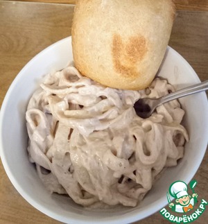 Паста в хлебном соусе с грецкими грехам