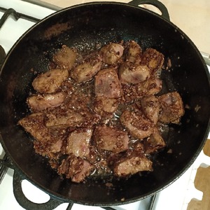 Печень говяжья с луком Печень говяжья с луком