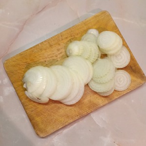 Печень говяжья с луком Печень говяжья с луком