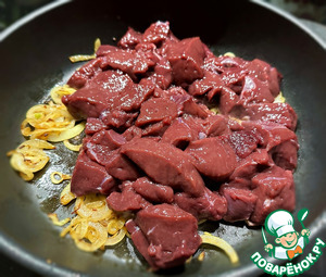 Печень говяжья. Жареная с луком