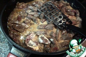 Печень по-строгановски