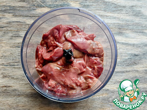 Печёночные блины с лисичками и сыром