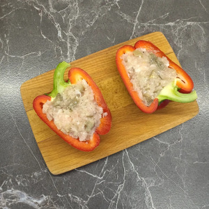 Перец, фаршированный фаршем и грибами Перец, фаршированный фаршем и грибами