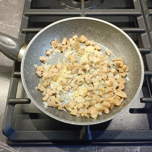 Перец, фаршированный фаршем и грибами Перец, фаршированный фаршем и грибами