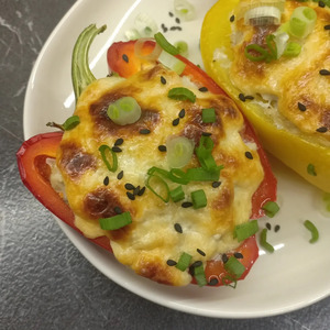 Перец, фаршированный фаршем и грибами Перец, фаршированный фаршем и грибами