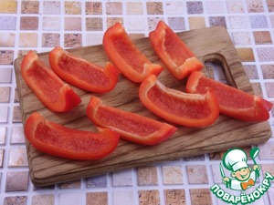 Перец фаршированный тунцом и авокадо Перец фаршированный тунцом и авокадо