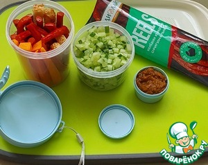 Перечный соус с колбасками "Пикник интроверта"