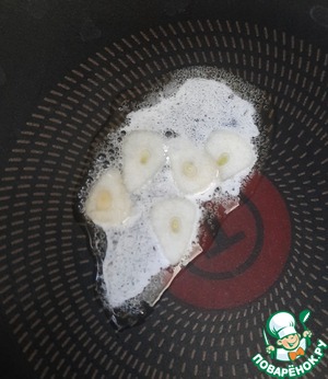 Перекус с сырным скрэмблом