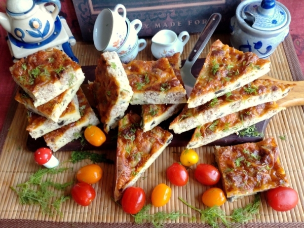 Пирог с фрикадельками и грибами