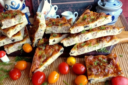 Пирог с фрикадельками и грибами