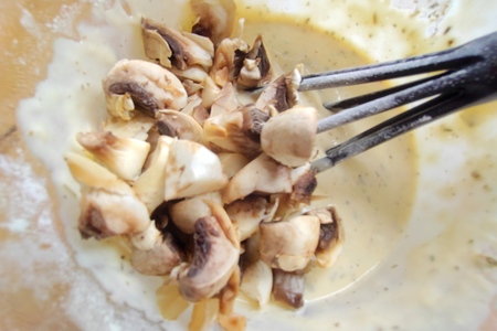 Пирог с фрикадельками и грибами