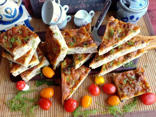 Пирог с фрикадельками и грибами