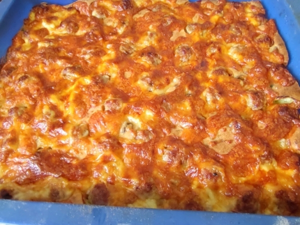 Пирог с фрикадельками и грибами