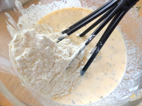 Пирог с фрикадельками и грибами