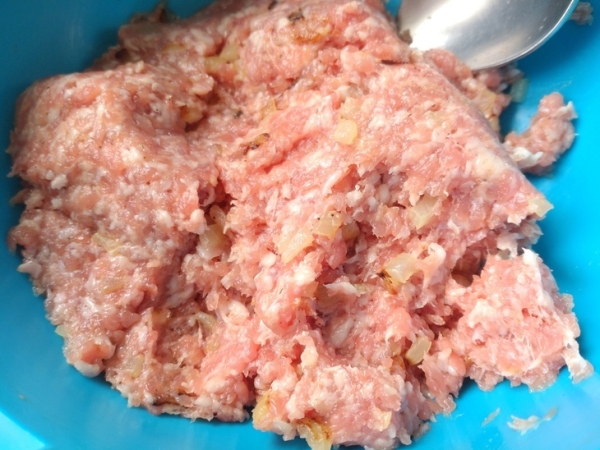 Пирог с фрикадельками и грибами