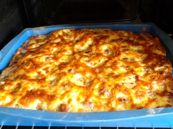 Пирог с фрикадельками и грибами