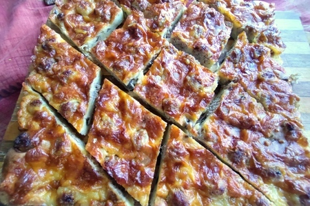 Пирог с фрикадельками и грибами