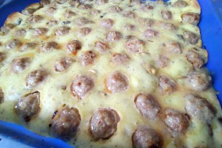 Пирог с фрикадельками и грибами