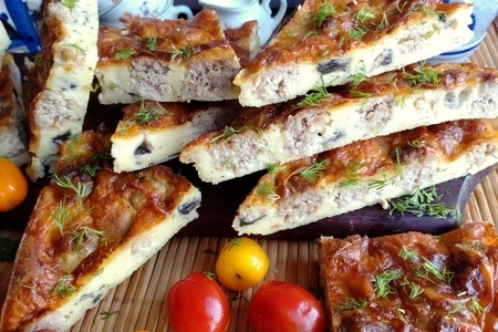 Пирог с фрикадельками и грибами