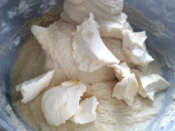 Пирог с халвой как кулич Пирог с халвой как кулич