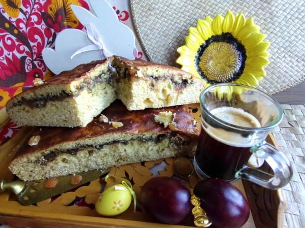 Пирог с халвой как кулич Пирог с халвой как кулич