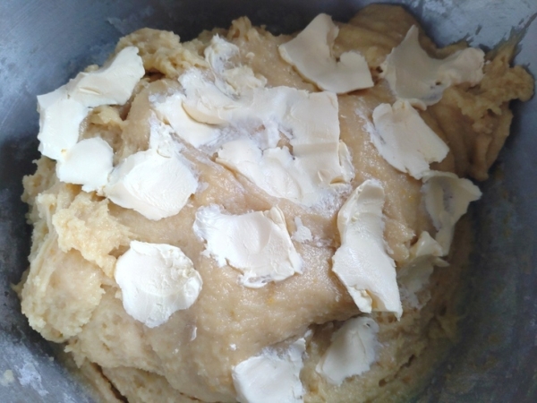 Пирог с халвой как кулич Пирог с халвой как кулич