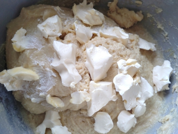 Пирог с халвой как кулич Пирог с халвой как кулич