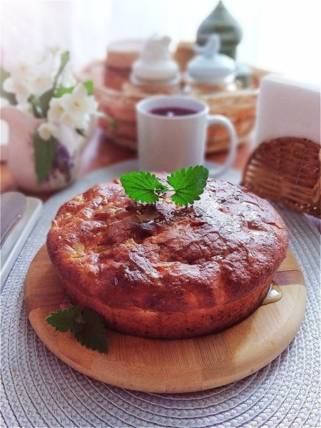 Пирог творожно яблочный с изюмом Пирог творожно яблочный с изюмом