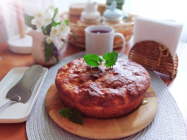 Пирог творожно яблочный с изюмом Пирог творожно яблочный с изюмом