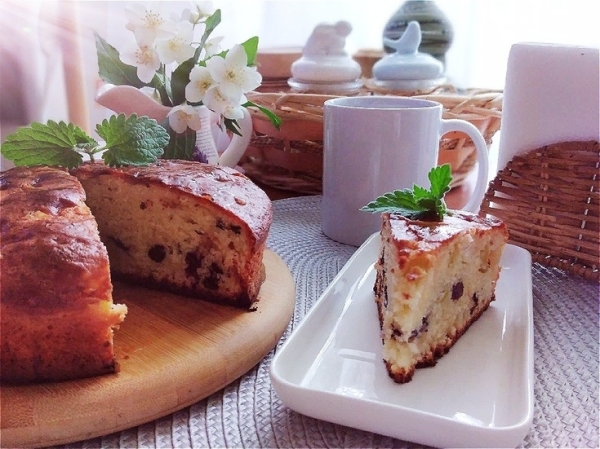 Пирог творожно яблочный с изюмом Пирог творожно яблочный с изюмом