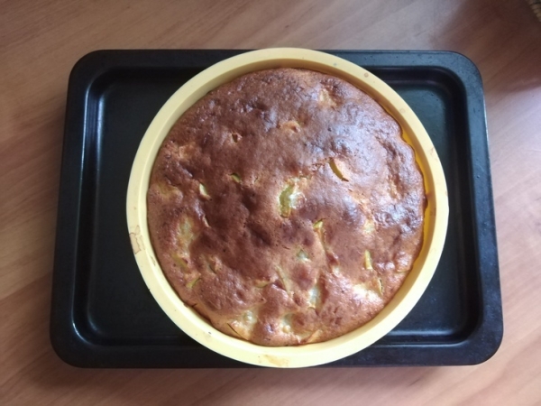 Пирог творожно яблочный с изюмом Пирог творожно яблочный с изюмом