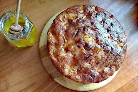 Пирог творожно яблочный с изюмом Пирог творожно яблочный с изюмом