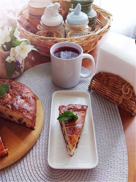 Пирог творожно яблочный с изюмом Пирог творожно яблочный с изюмом