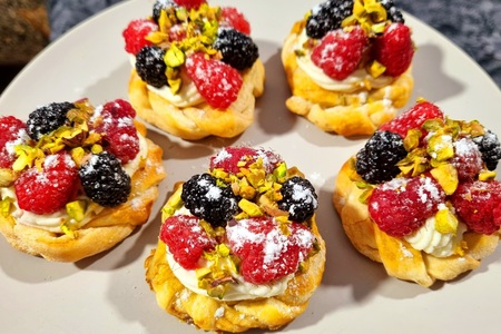 Пирожное лакомка