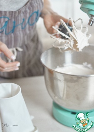 Пирожное-рулет безе Пирожное-рулет безе