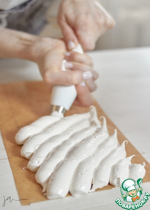 Пирожное-рулет безе Пирожное-рулет безе