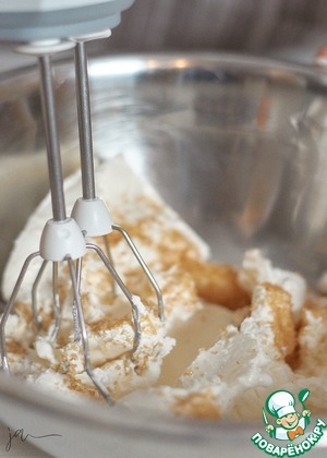 Пирожное-рулет безе Пирожное-рулет безе