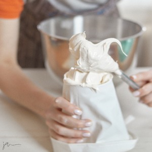 Пирожное-рулет безе Пирожное-рулет безе