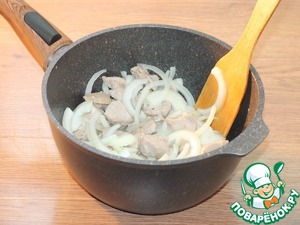 Поджарка с подливкой и лапшой Поджарка с подливкой и лапшой