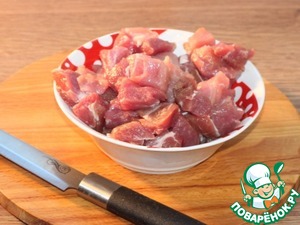 Поджарка с подливкой и лапшой Поджарка с подливкой и лапшой