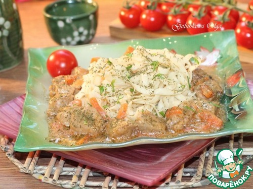 Поджарка с подливкой и лапшой Поджарка с подливкой и лапшой