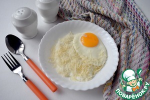 Полента на завтрак с сыром и яйцом Полента на завтрак с сыром и яйцом