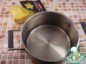 Полента с кальмарами в томатном соусе