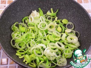 Полента с кальмарами в томатном соусе