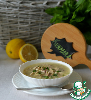 Португальский куриный суп с лимоном и мятой