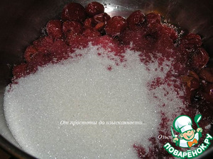 Постный торт "Наполеон" с вишней Постный торт "Наполеон" с вишней