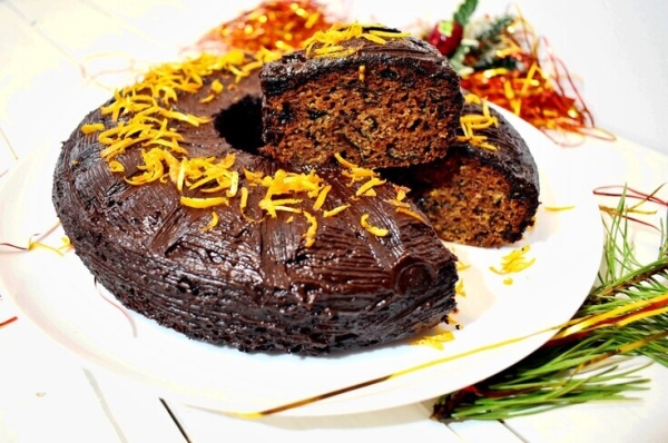 Пряный кекс с портвейном и черносливом 