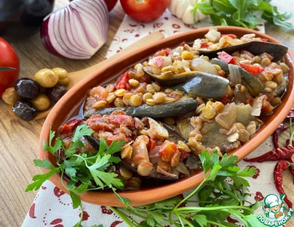 Рагу из баклажанов с зеленой чечевицей Рагу из баклажанов с зеленой чечевицей