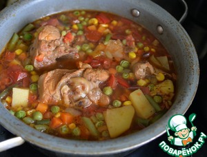 Рагу из индейки с овощами "А-ля Афритада" Рагу из индейки с овощами "А-ля Афритада"