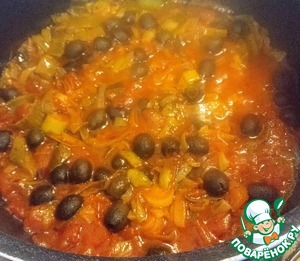 Рагу с луком-пореем и маслинами